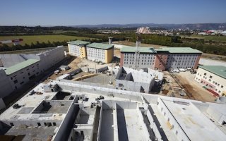 Le gros oeuvre s'achève au centre pénitentiaire de Valence - Batiweb